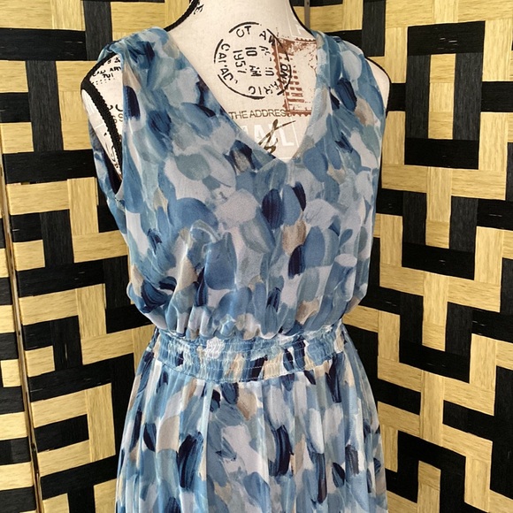 Floral Sleeveless Dress - Picture 8 of 8